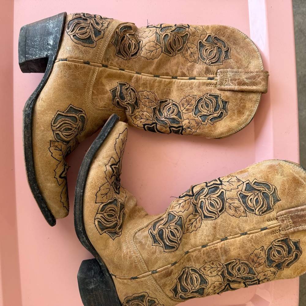 Tan Floral Embroidered Western Heeled Boots
